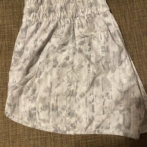 Lululemon track that shorts 4 inch size 10